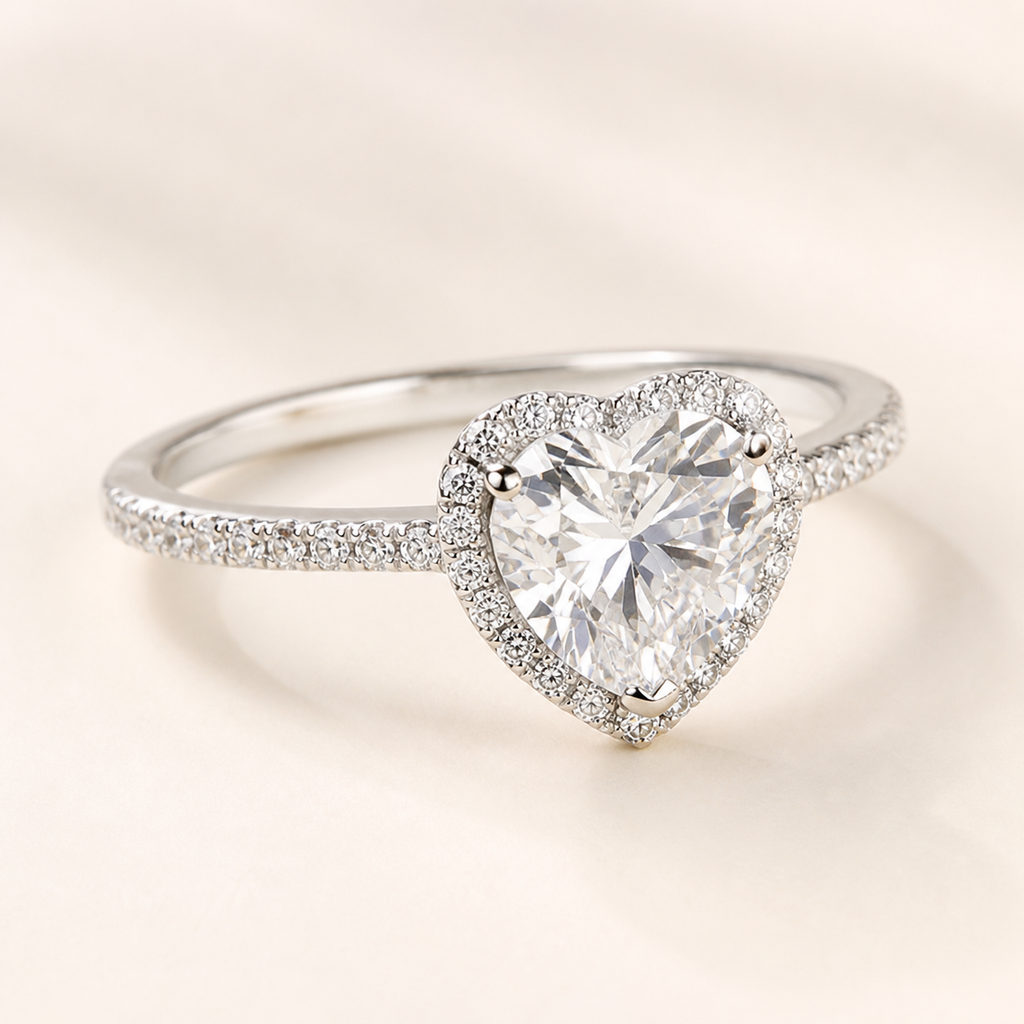 Luxury Silver Color Heart Ring for Women Exquisite Fashion Metal Inlaid White Zircon Stones Wedding Ring Engagement Jewelry